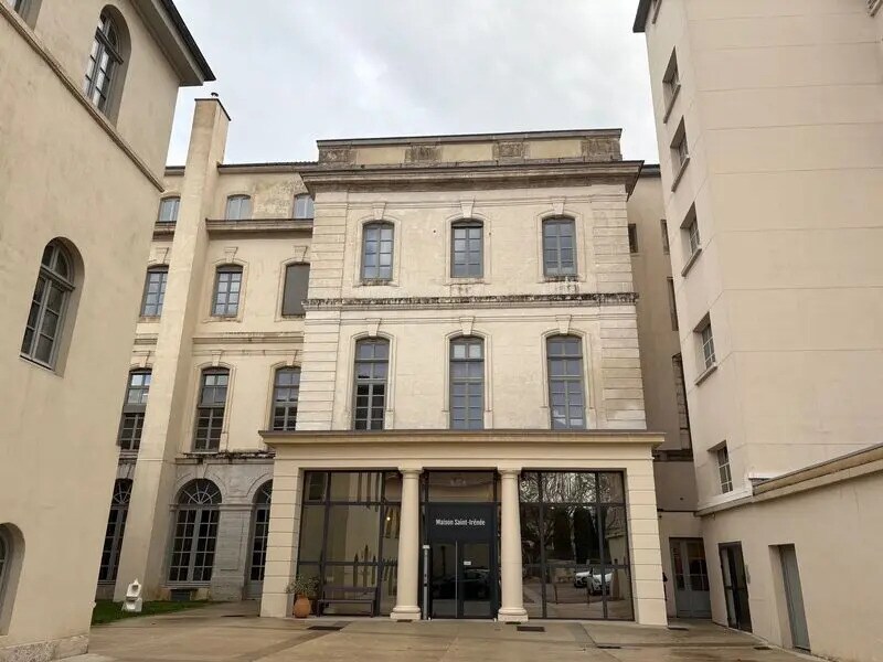 7 Place Saint Irénée, Lyon for lease Building Photo- Image 1 of 9