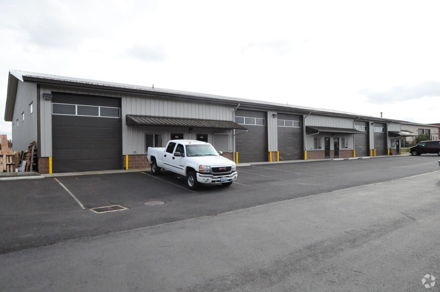 20680 Carmen Loop, Bend, OR à vendre - Photo du bâtiment - Image 2 de 5