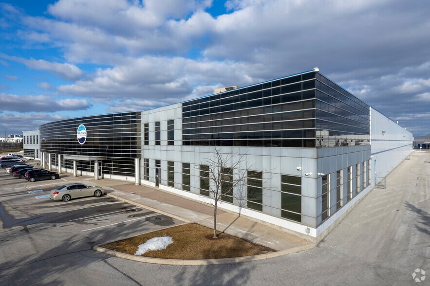 71 Royal Group Cres, Vaughan, ON for sale - Primary Photo - Image 1 of 1