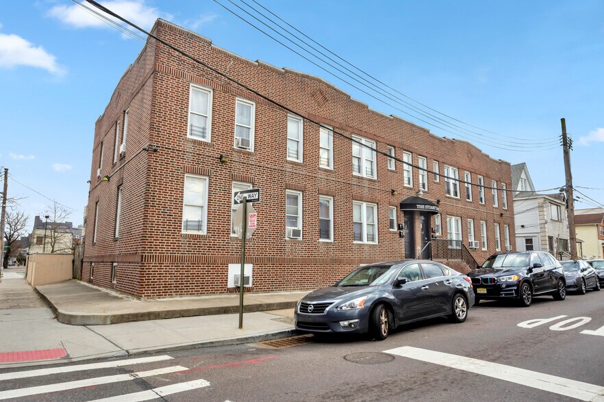 95-03-95-07 Cresskill Pl, Jamaica, NY à vendre - Photo du bâtiment - Image 2 de 18