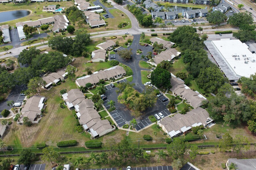 2906 62nd St W, Bradenton, FL à vendre - Photo du bâtiment - Image 2 de 9