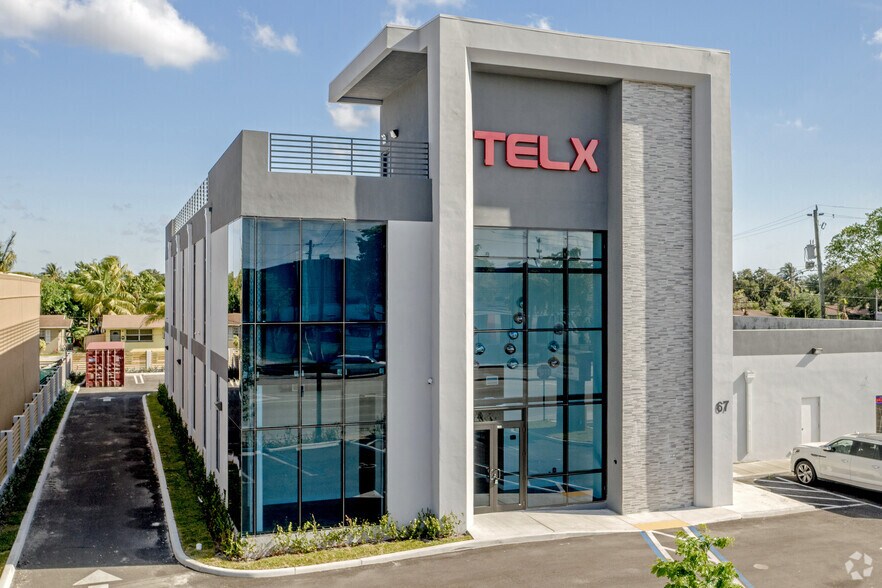 67 NW 183rd St, Miami Gardens, FL à louer - Photo du bâtiment - Image 3 de 23