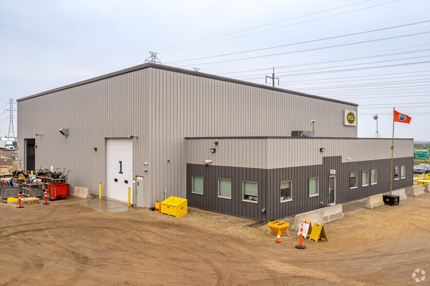 2441 76 Ave, Edmonton, AB for sale - Primary Photo - Image 1 of 4