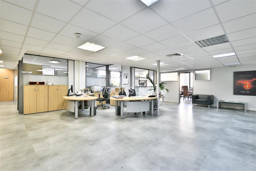 Office in Saint-Cloud for sale Interior Photo- Image 1 of 7