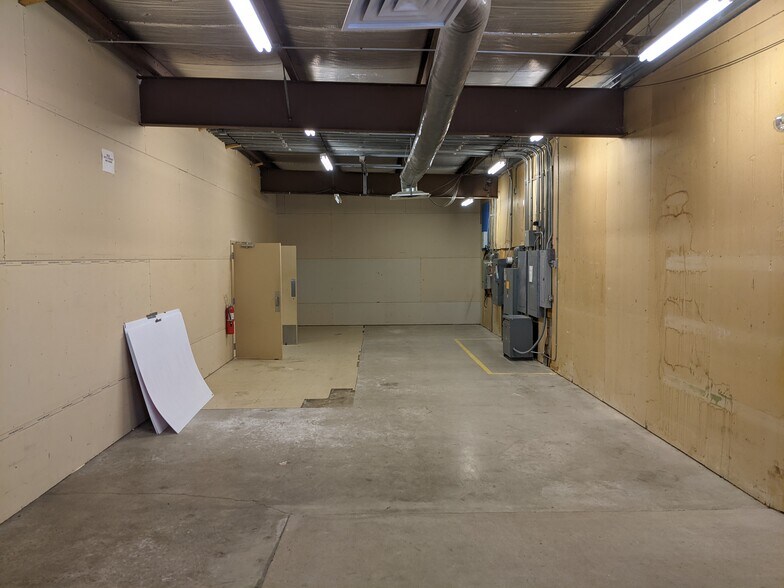 1760 Eagan Rd, Madison, WI for lease - Building Photo - Image 2 of 6