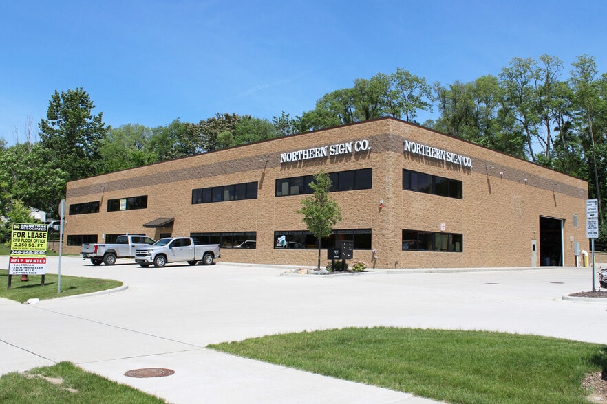 2181 E Walton Blvd, Auburn Hills, MI for lease - Building Photo - Image 2 of 3