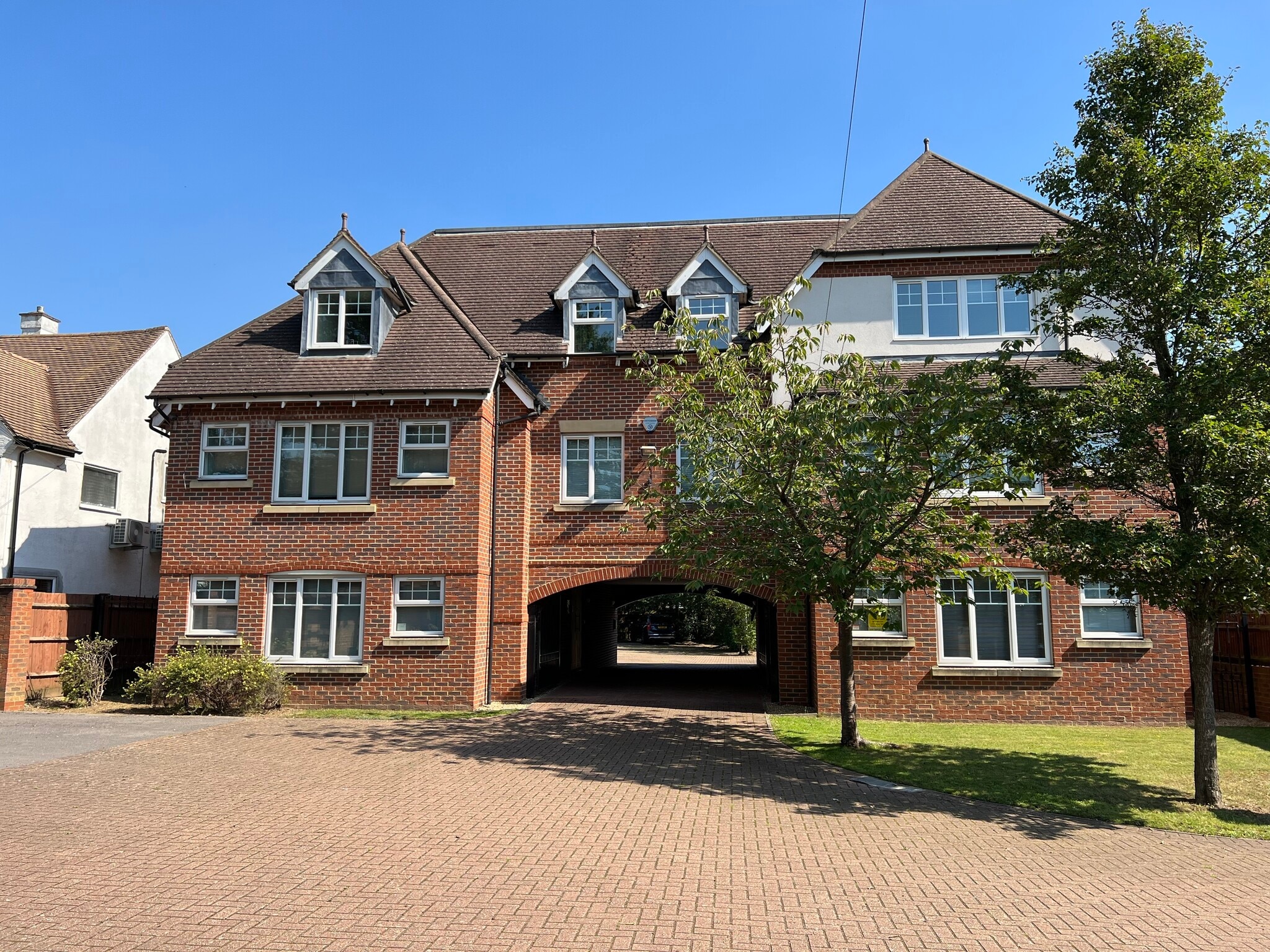 Bond Close, Iver for lease Building Photo- Image 1 of 7