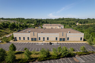 2000 McClaren Woods Dr, Coraopolis, PA for lease Building Photo- Image 1 of 5