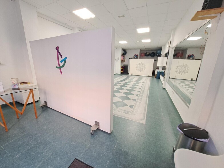 Retail in Carcaixent, Valencia for sale - Interior Photo - Image 2 of 8
