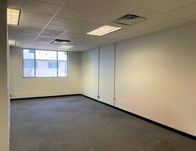 1435 S La Cienega Blvd, Los Angeles, CA à louer Photo intérieure- Image 2 de 8