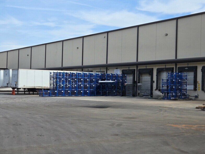 5531 Rafe Ct, Flowery Branch, GA à louer - Photo du bâtiment - Image 3 de 3