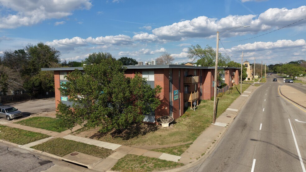 2510 E Lincoln St, Wichita, KS à vendre - Photo du bâtiment - Image 3 de 4