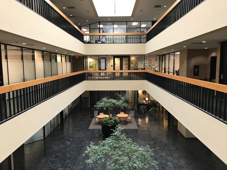 1301 S Capital Of Texas Hwy, Austin, TX à louer - Photo intérieure - Image 2 de 36