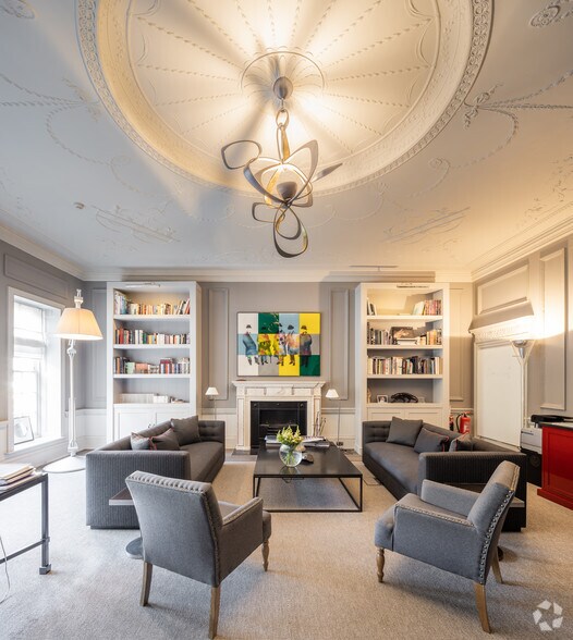 51 Berkeley Sq, Londres à louer - Photo intérieure - Image 3 de 10