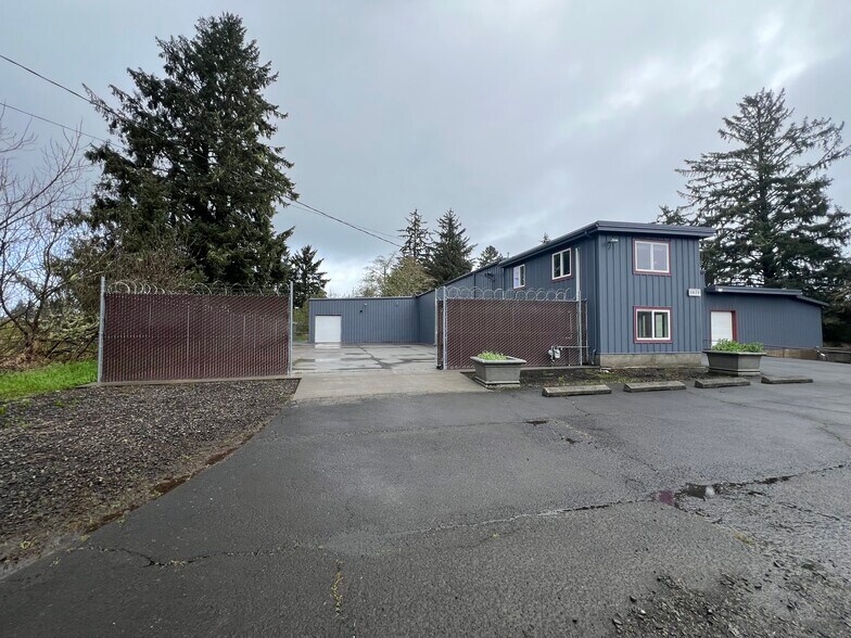 1425 SE 9th St, Warrenton, OR à vendre - Photo du bâtiment - Image 3 de 34