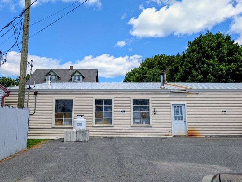 20-22 Porter St, North Adams, MA à vendre - Photo du bâtiment - Image 3 de 19