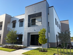 11850-11880 Cheeca Ct, Fort Myers, FL for lease Building Photo- Image 2 of 4