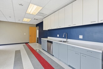 11555 Sorrento Valley Rd, San Diego, CA for lease Interior Photo- Image 1 of 8