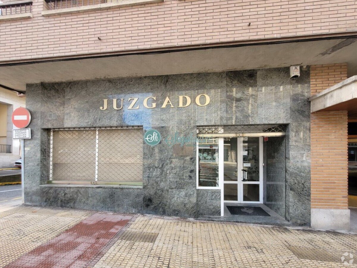 Retail in Segovia, Segovia for lease Interior Photo- Image 1 of 2