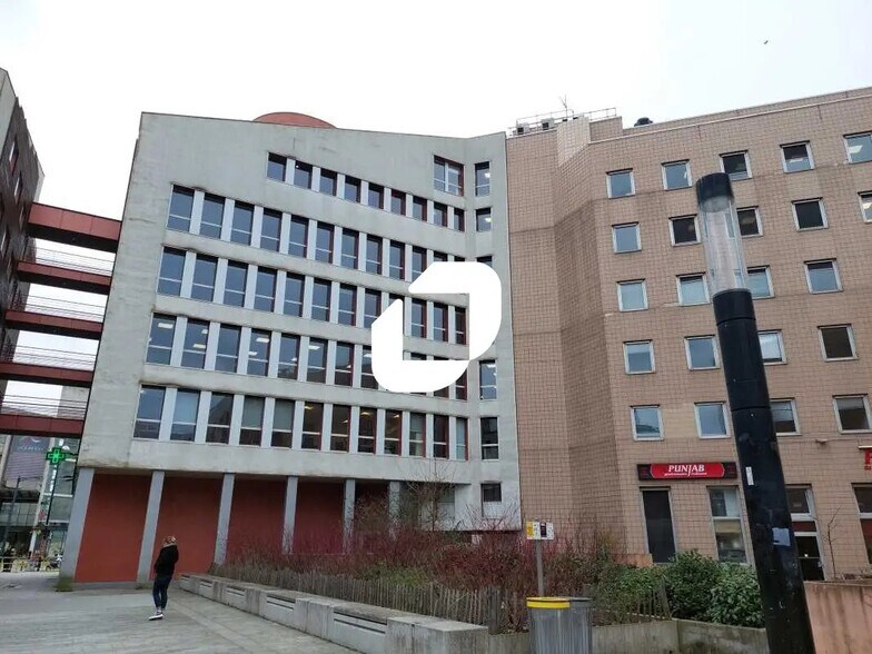 6 Avenue Gustave Eiffel, Montigny-le-Bretonneux à louer - Photo du bâtiment - Image 2 de 18