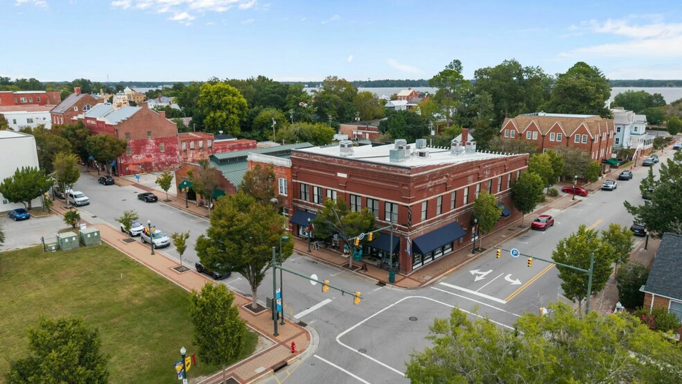 202 Craven St, New Bern, NC à vendre - Photo du bâtiment - Image 2 de 34
