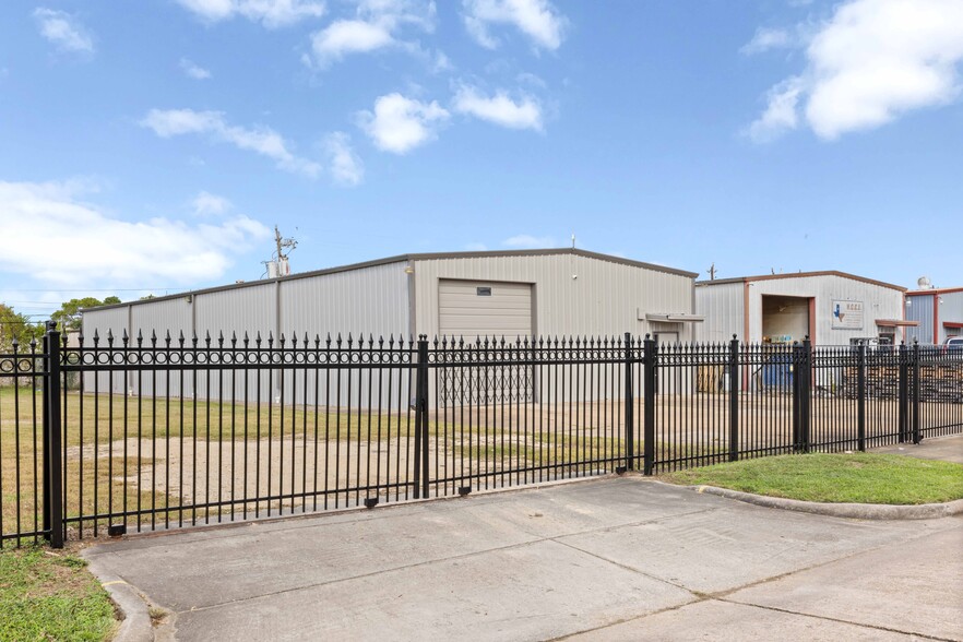 7567 Morley St, Houston, TX for sale - Building Photo - Image 1 of 8