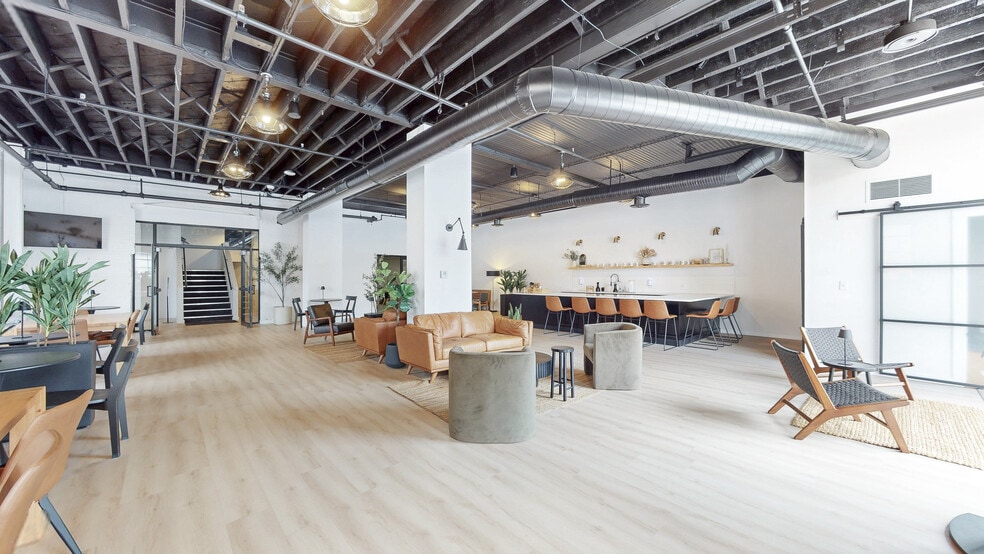 2111 Center St, Cleveland, OH for lease - Building Photo - Image 2 of 48