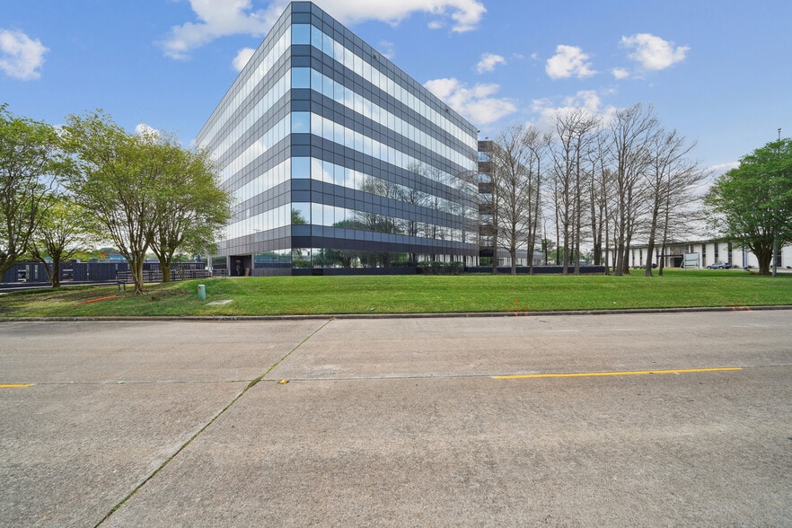 1150 Gemini St, Houston, TX à louer - Photo du bâtiment - Image 3 de 34