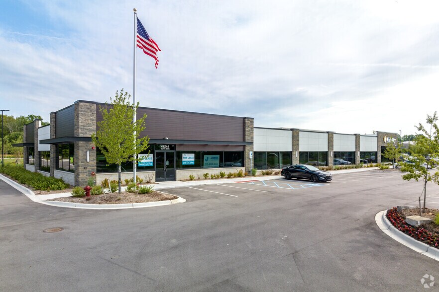 44244-44284 W 12 Mile Rd, Novi, MI à louer - Photo du bâtiment - Image 2 de 17