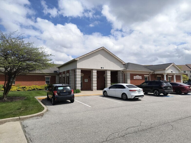 255 E 90th Dr, Merrillville, IN à louer - Photo du bâtiment - Image 2 de 15