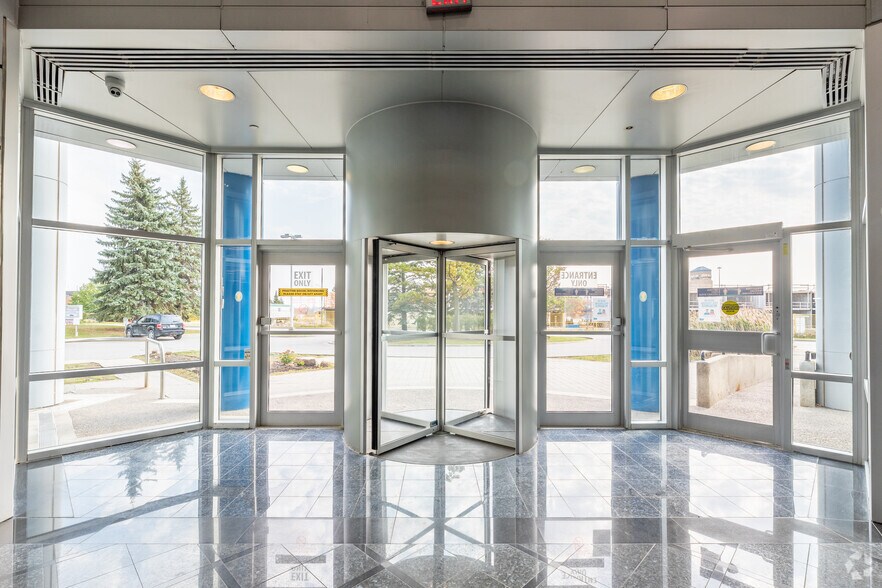 625 Cochrane Dr, Markham, ON à louer - Hall d’entrée - Image 2 de 28