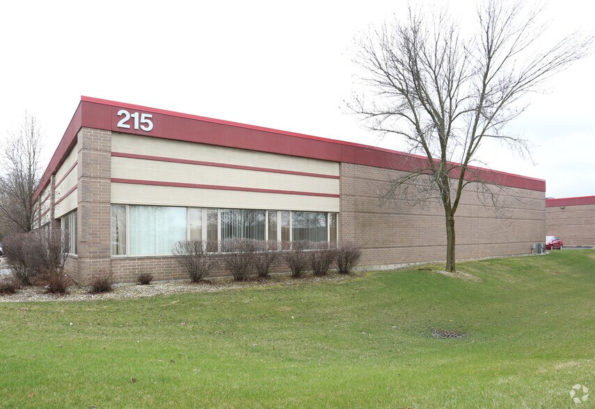 16W235 83rd St, Burr Ridge, IL à louer - Photo du bâtiment - Image 2 de 5