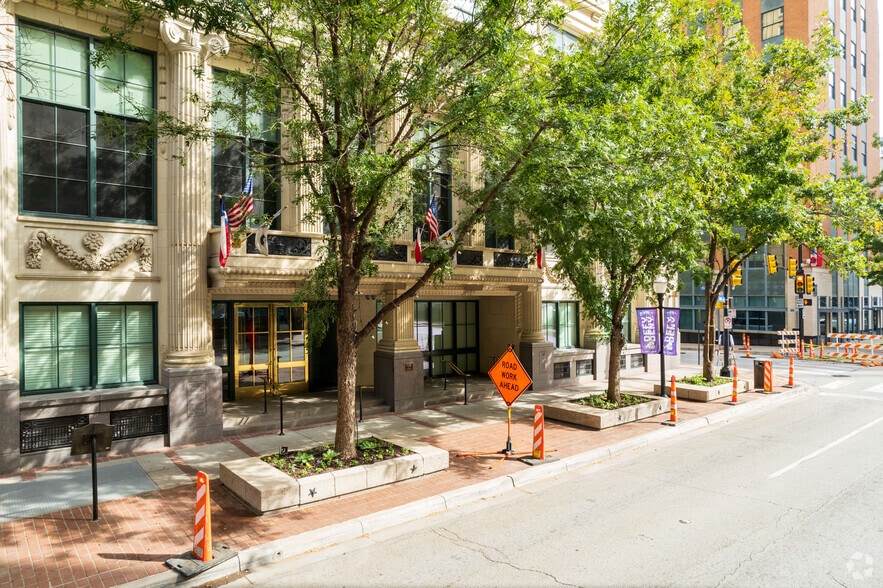 110 W 7th St, Fort Worth, TX for sale - Building Photo - Image 3 of 8