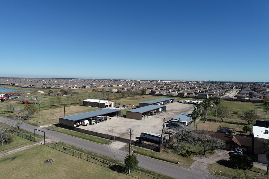 3213 Avenue A, Santa Fe, TX à vendre - Photo du bâtiment - Image 1 de 1