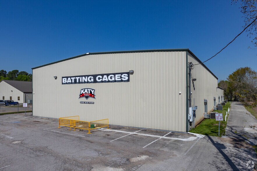 24746 Saddlespur Ln, Katy, TX à vendre - Photo du bâtiment - Image 2 de 6