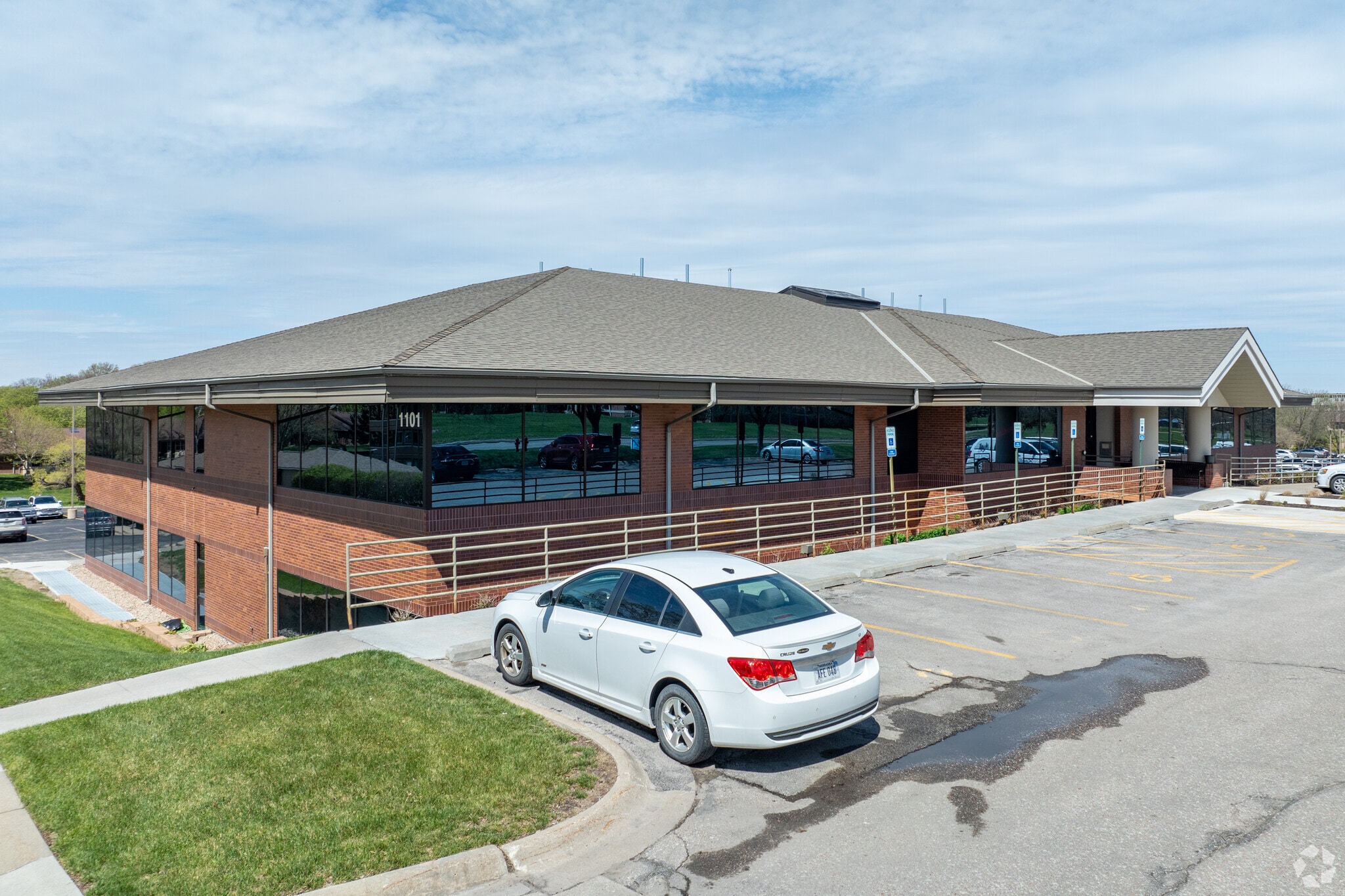 1101 S 70th St, Lincoln, NE for lease Building Photo- Image 1 of 2