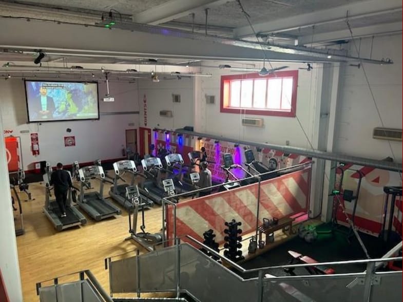 80 Undercliffe Rd, Bradford for sale - Interior Photo - Image 3 of 3