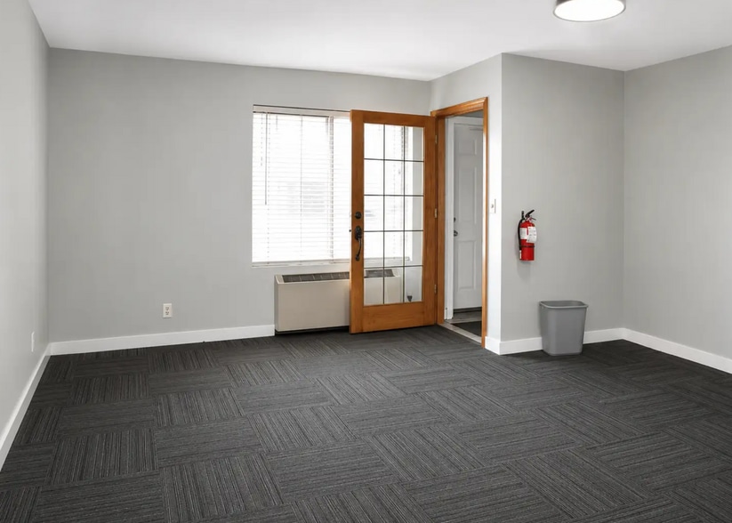 206 Old Harrods Creek Rd, Louisville, KY for lease - Interior Photo - Image 3 of 7