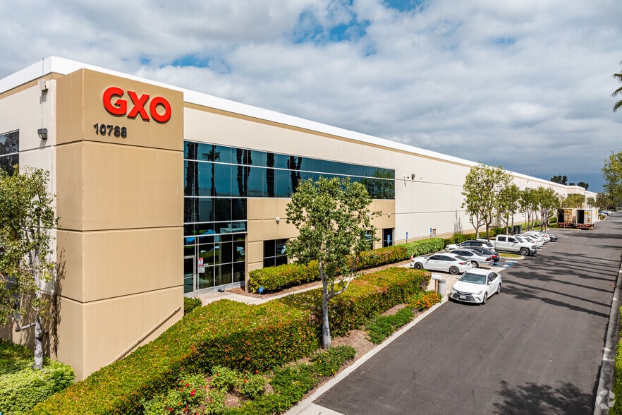 10746-10788 Commerce Way, Fontana, CA for lease - Building Photo - Image 2 of 6