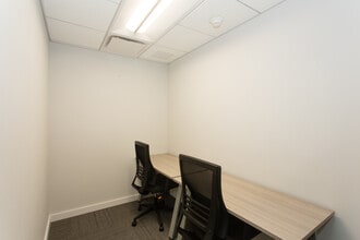 185 Great Neck Rd, Great Neck, NY for lease Interior Photo- Image 1 of 8