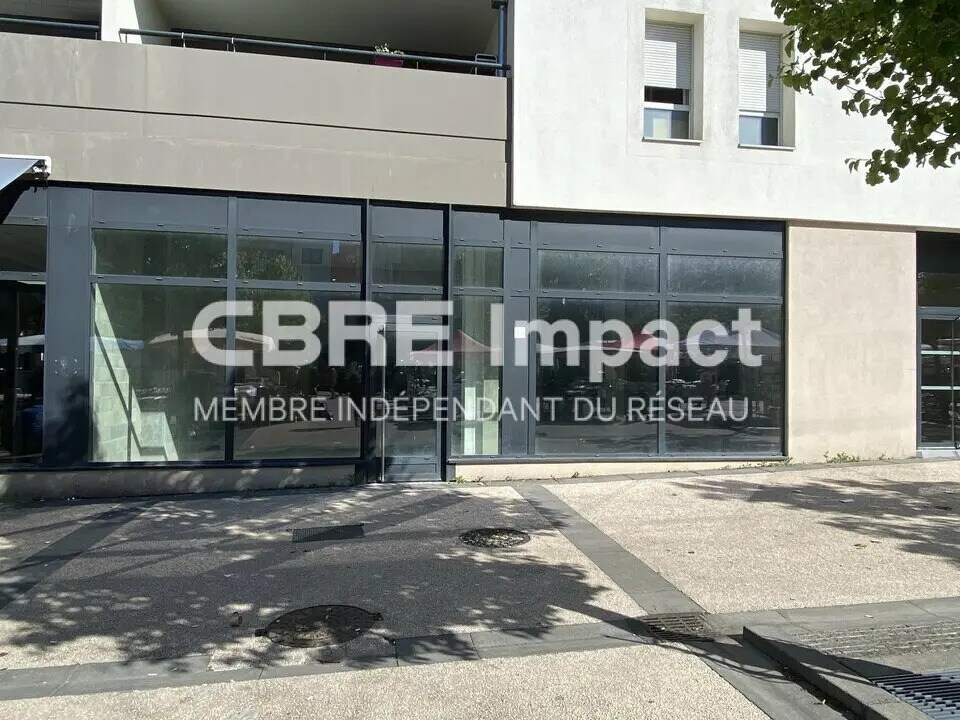 Retail in Dijon for lease Primary Photo- Image 1 of 8