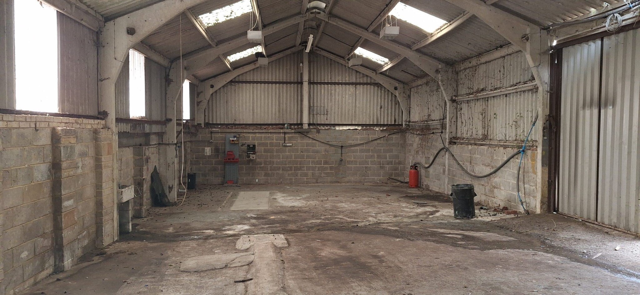 Horsham Rd, Dorking for lease Building Photo- Image 1 of 5