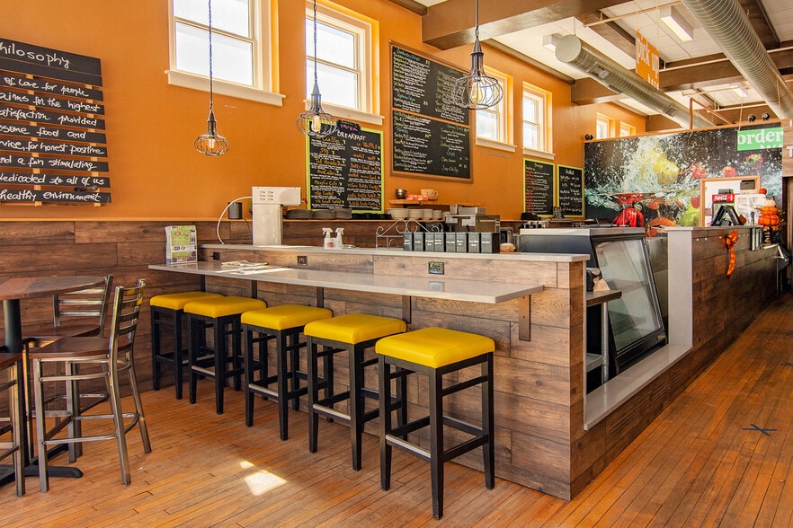 63 Federal St, Pittsfield, MA for lease - Interior Photo - Image 2 of 5