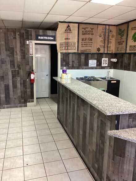 402-410 Pletz Dr, San Antonio, TX à louer - Photo intérieure - Image 2 de 16