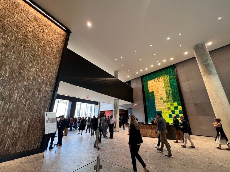 3924 Minnesota Ave NE, Washington, DC à louer - Photo du bâtiment - Image 2 de 2