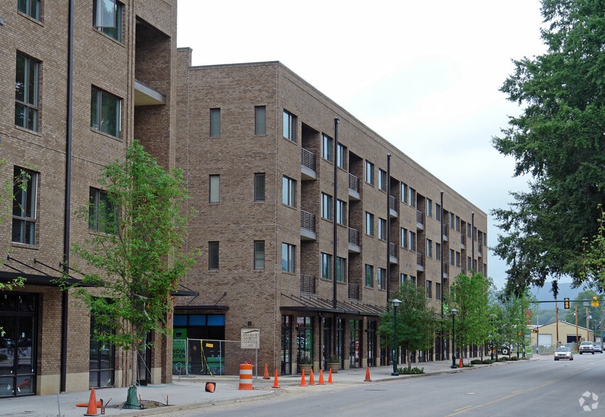 200 Manufacturers Rd, Chattanooga, TN for lease - Building Photo - Image 2 of 4