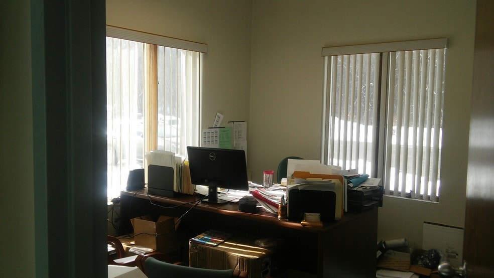 106 Route 32, North Franklin, CT for lease - Interior Photo - Image 3 of 17