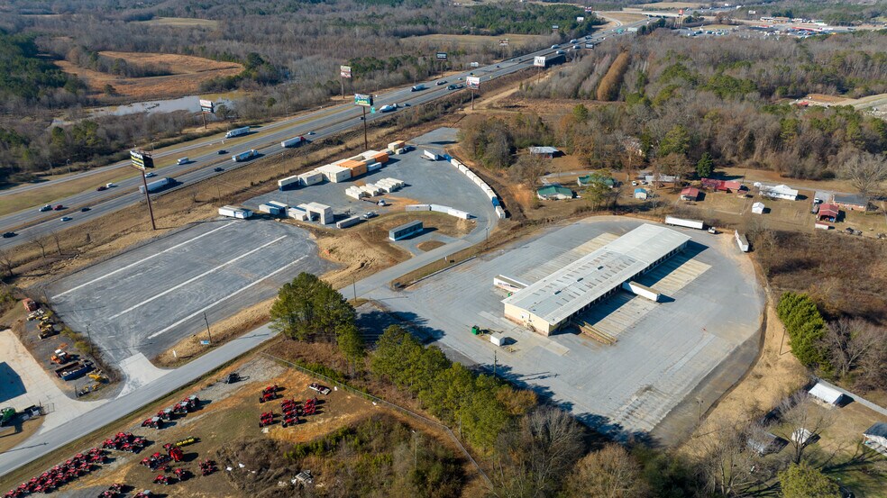 212 Robinson Rd NW, Calhoun, GA à louer - Photo du bâtiment - Image 1 de 8