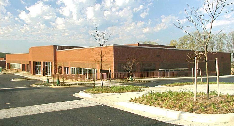 22520 Gateway Center Dr, Clarksburg, MD à louer - Photo du bâtiment - Image 2 de 11