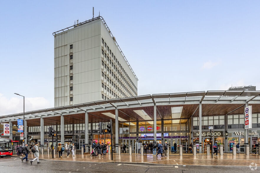 New Ealing Broadway, London for lease - Building Photo - Image 3 of 3